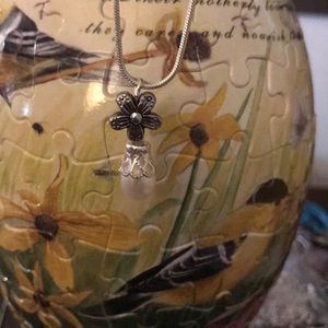 Women’s necklace with a real Pearl